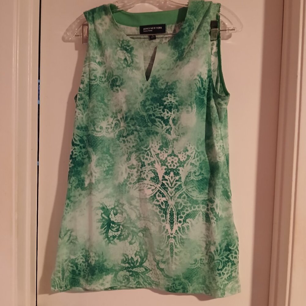 Jones of New York Women;s V Neck Sleeveless Green and White Top SZ Sm GUC